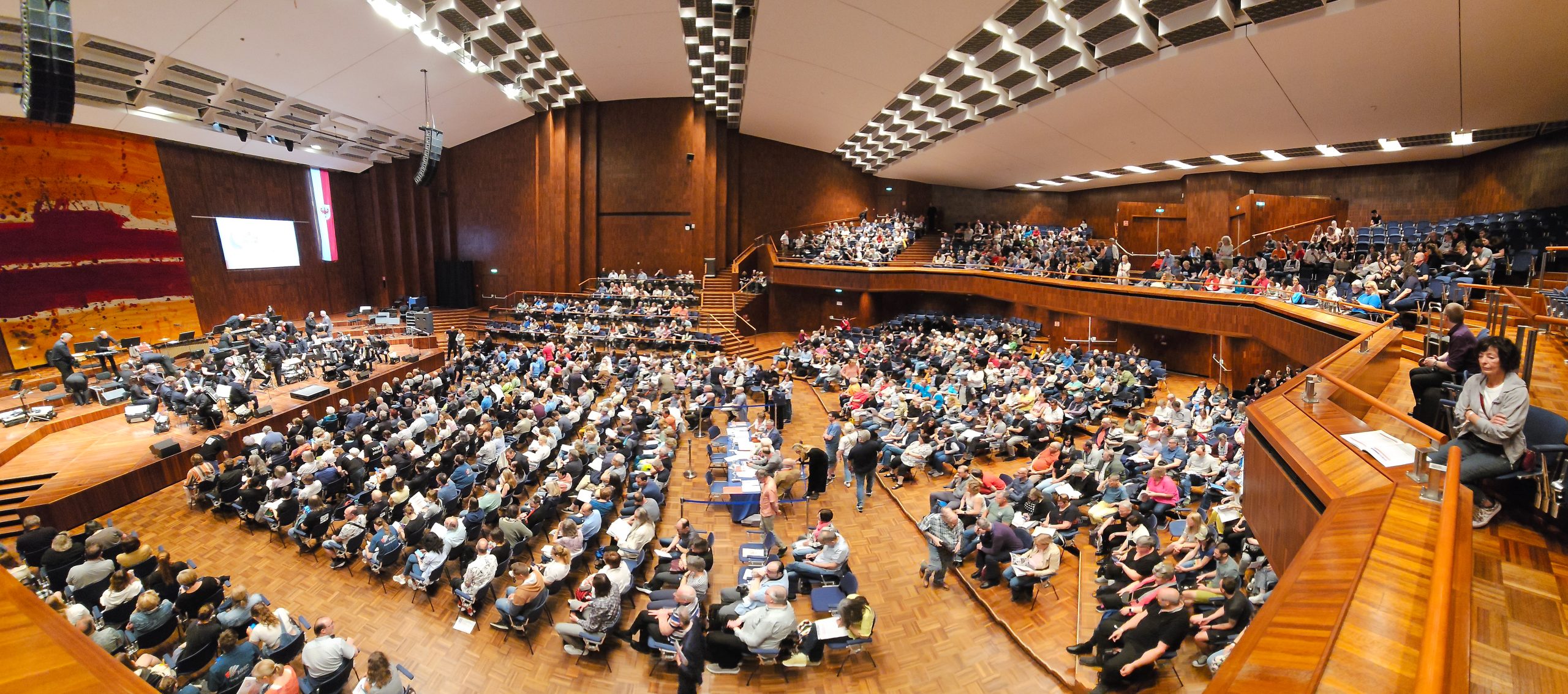 7_full_saal_tirol-scaled